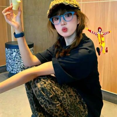 性爱成瘾的女人海报