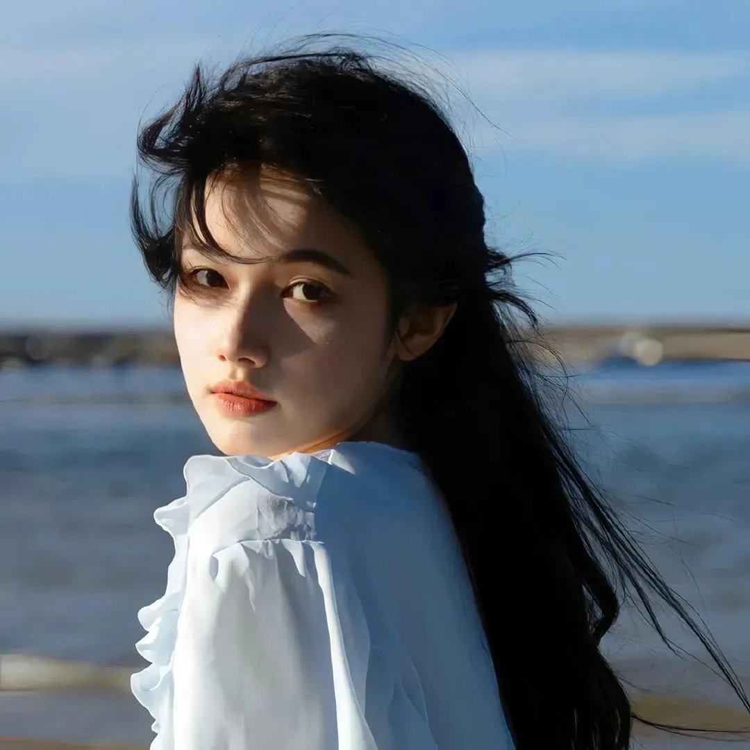 校花的秘密花园海报